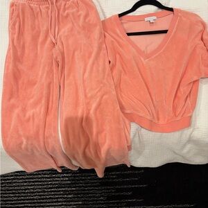 Beyond Yoga Tropez Terrycloth Pull-On Pant and V-Neck Sweatshirt Matching Set